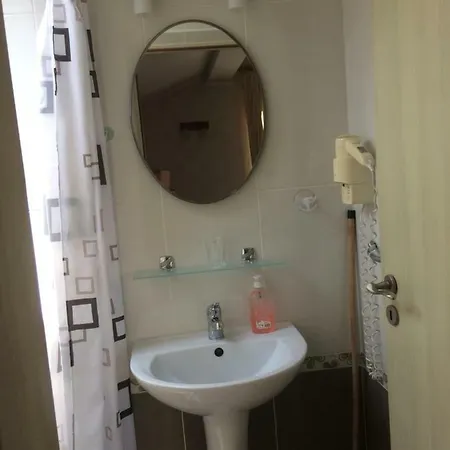 Patricia Konukevi 3*